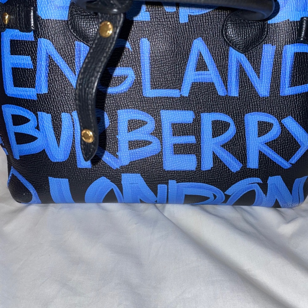 Burberry - Picture 3 of 7